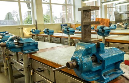 Königsbrücker Ausbildungsstaette gGmbH Werkbank in der Werkstatt